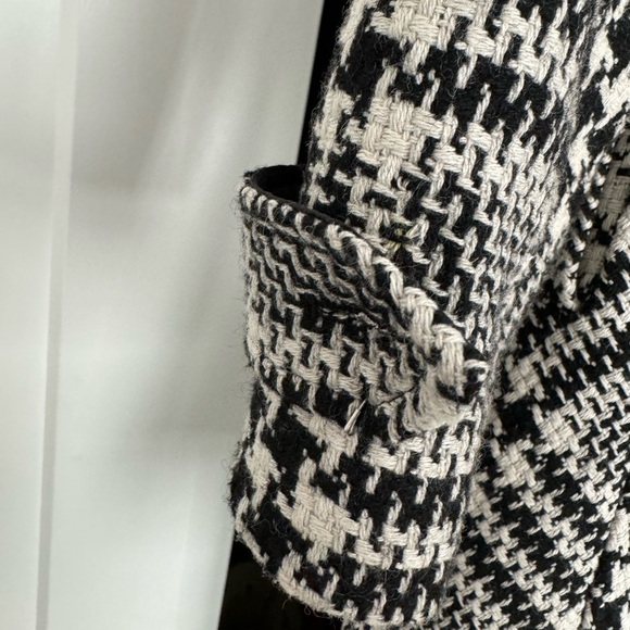 Wool trench coat - Picture 3 of 9